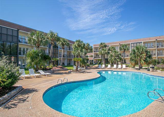 Fun 2 Bed/2 Bath Condo With Pool On Biloxi Beach Экстерьер фото