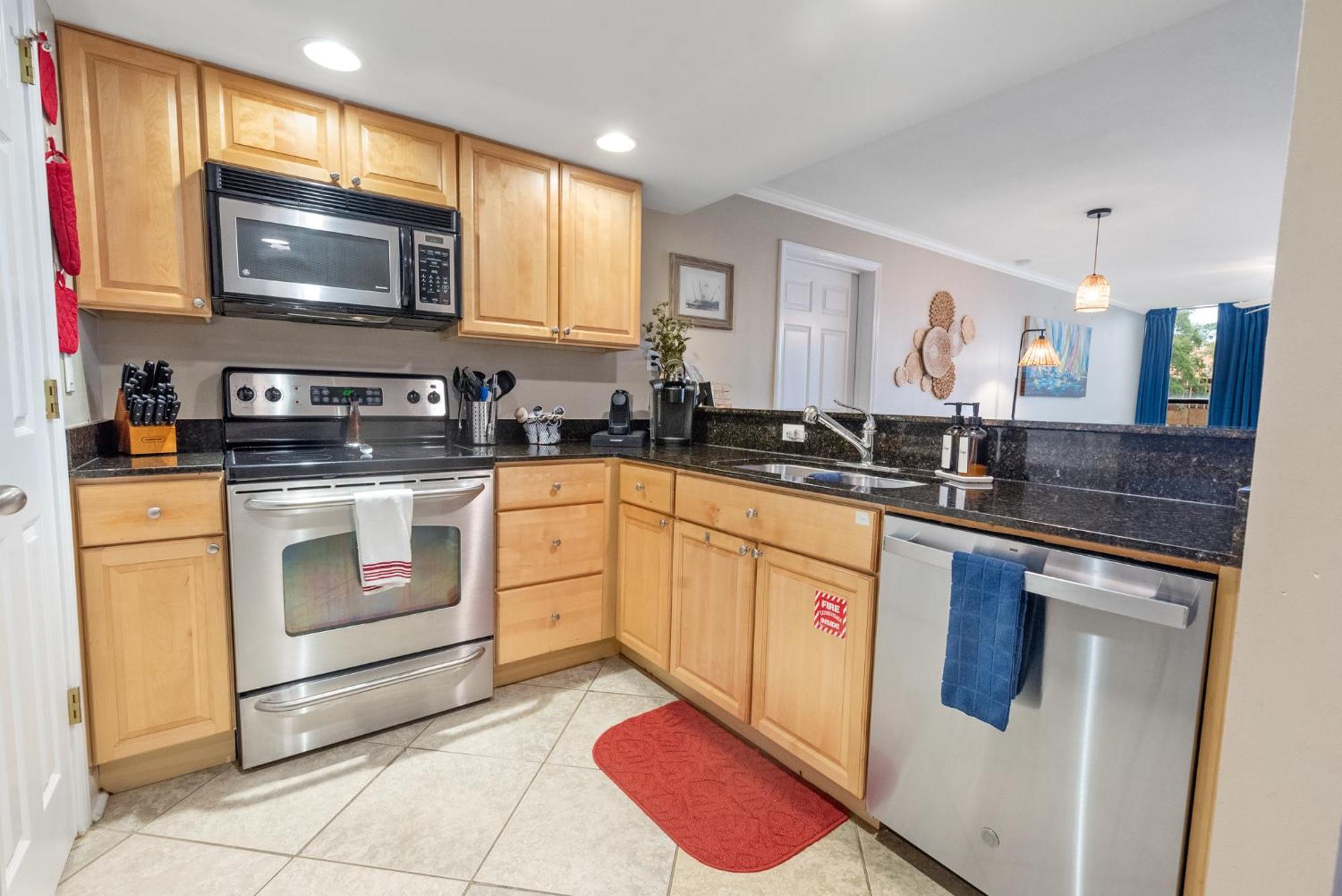 Fun 2 Bed/2 Bath Condo With Pool On Biloxi Beach Экстерьер фото