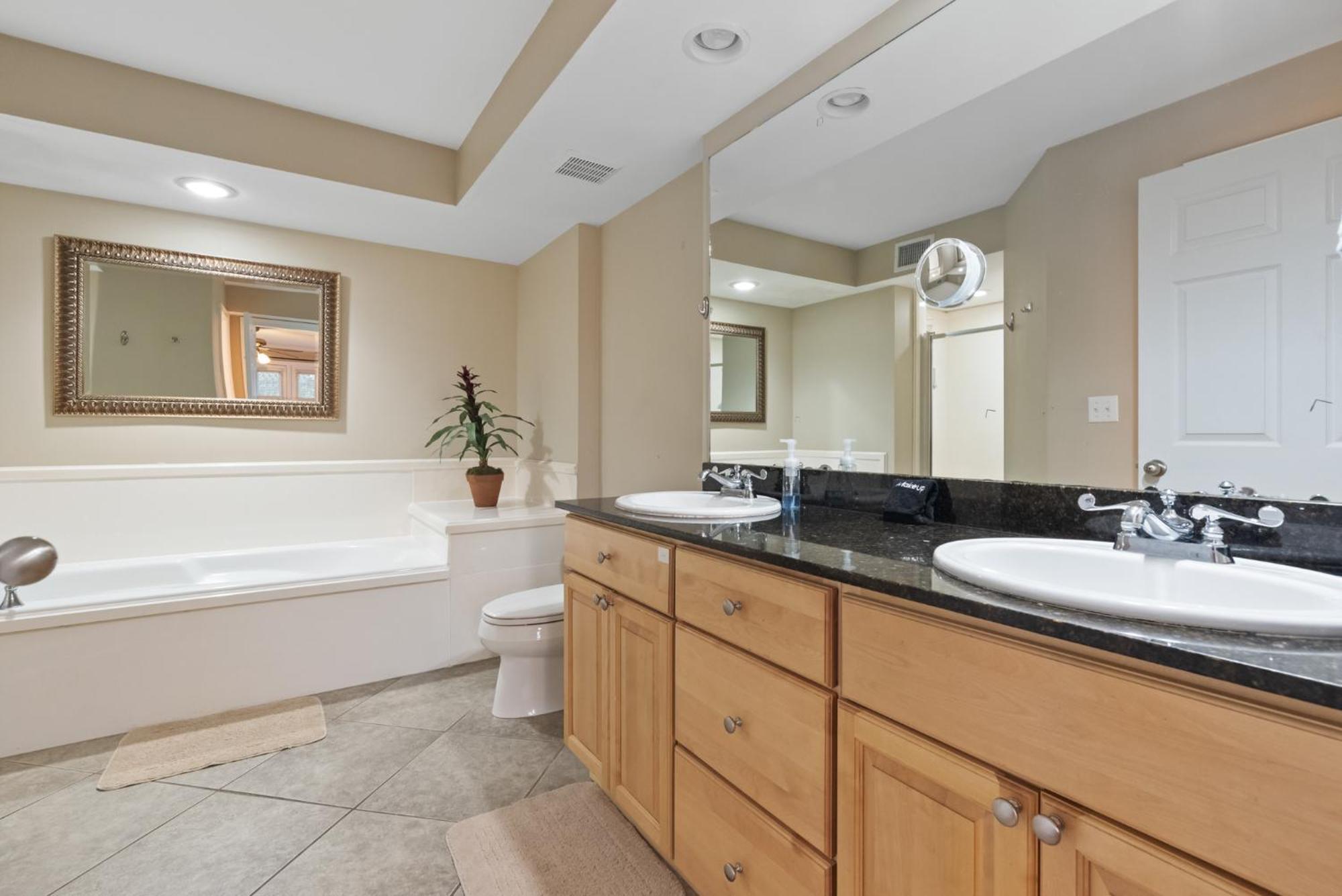 Fun 2 Bed/2 Bath Condo With Pool On Biloxi Beach Экстерьер фото